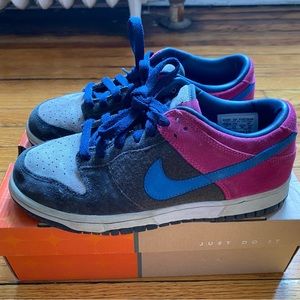 Women’s Retro Nike SB Dunks - Velvet / size 7